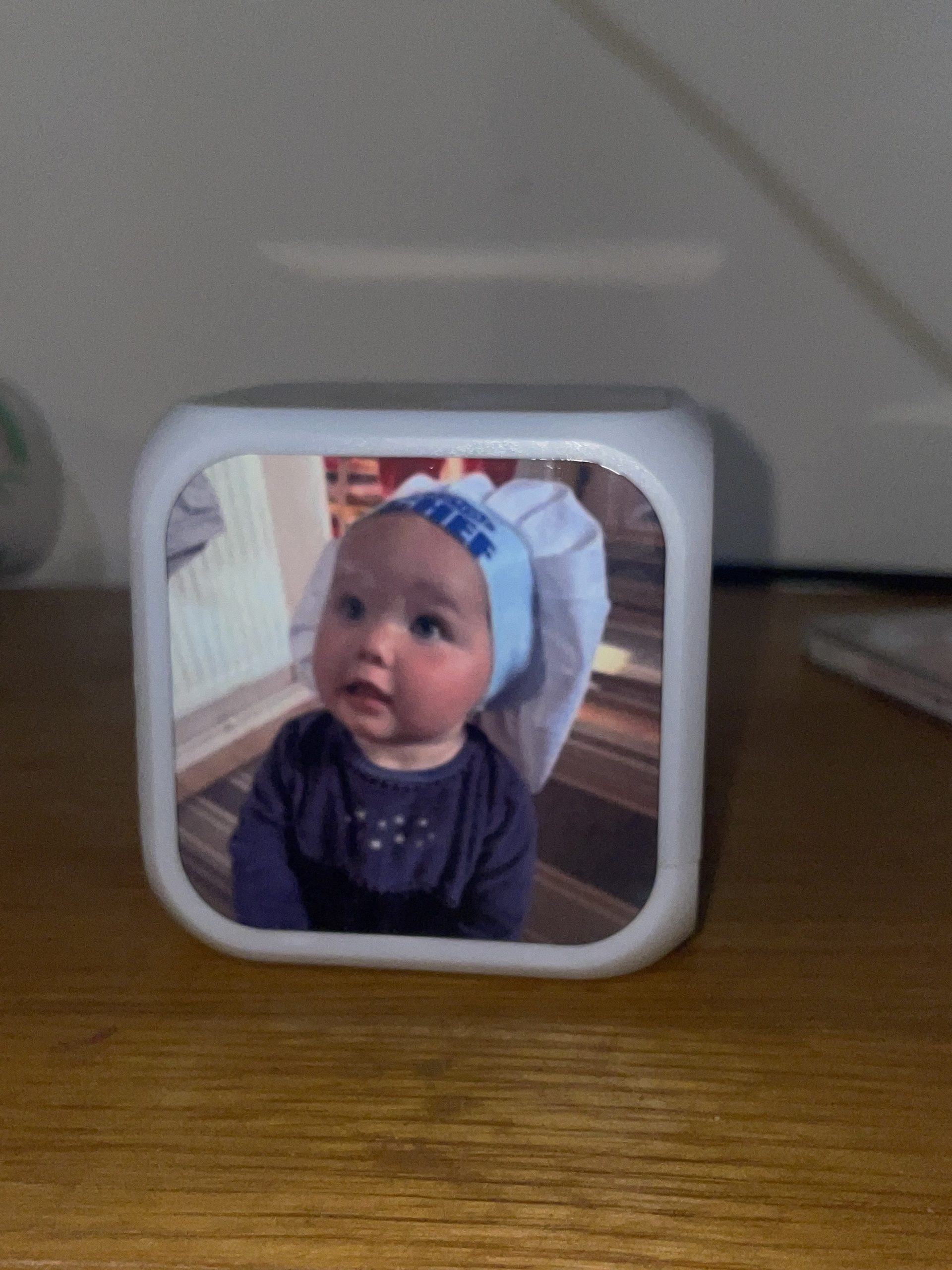 Custom colour changing alarm clock - Image 4